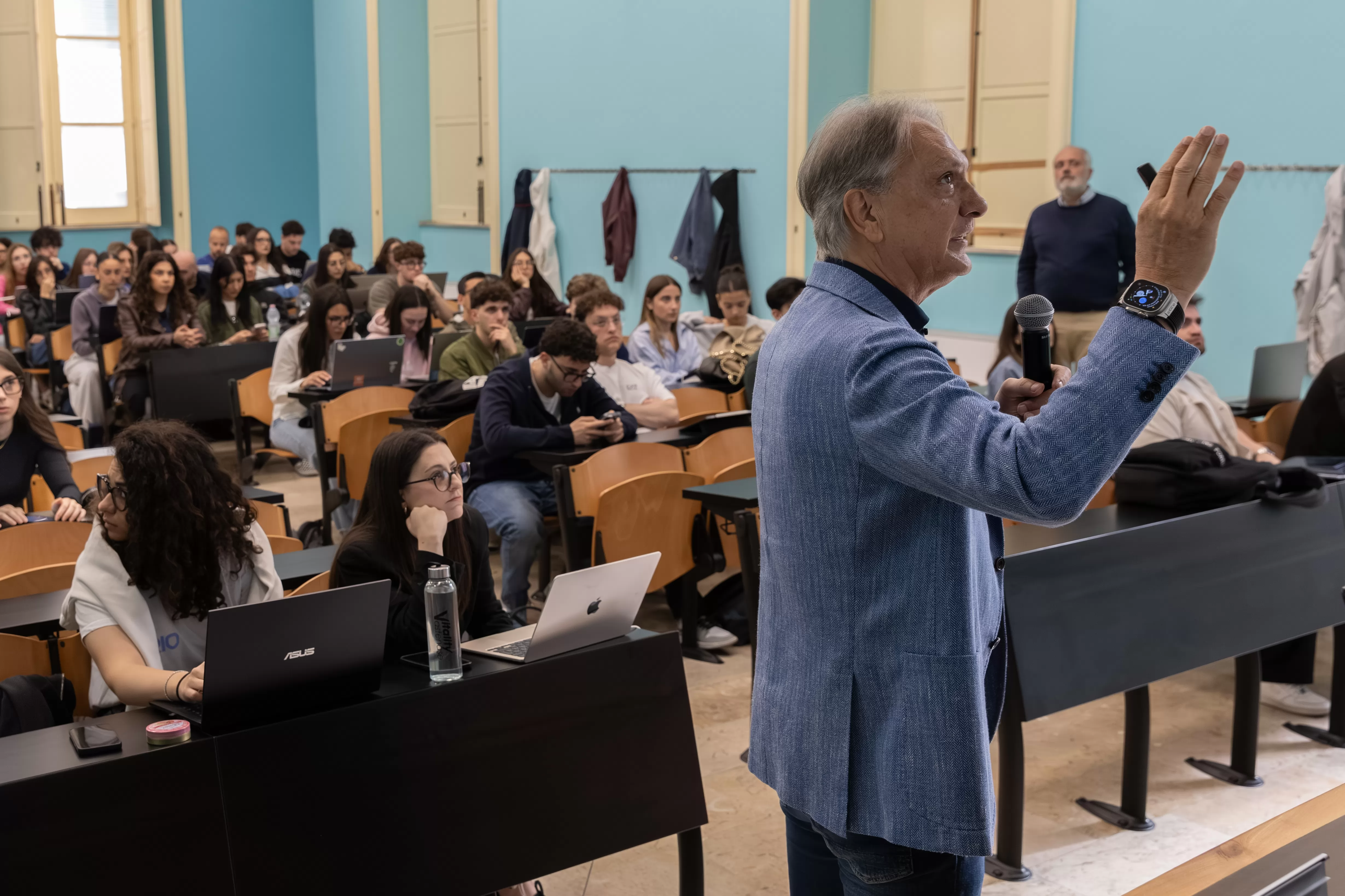 Universit&agrave;, ricerca e AI: il percorso di innovazione di NUR